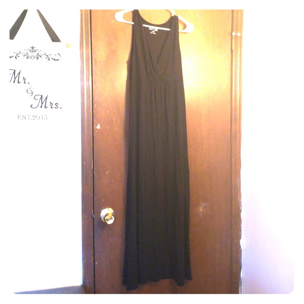 Maternity/nursing maxi dress